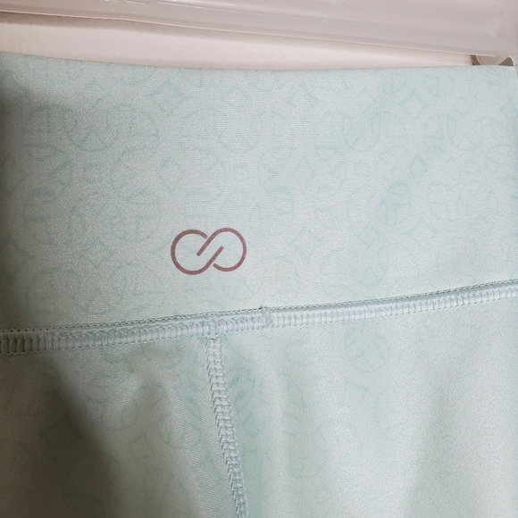 Calia By Carrie Underwood Green Landscape Printed Cropped Leggings - Picture 9 of 11